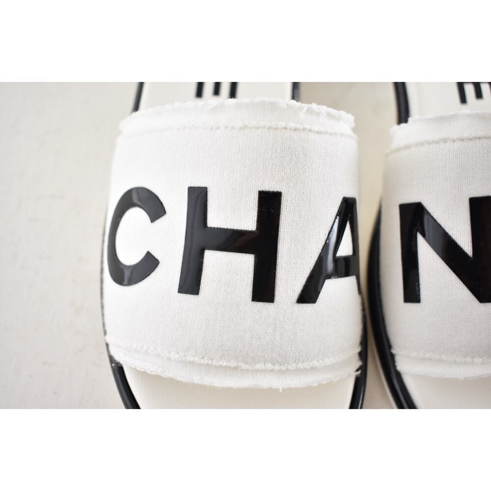 Chanel 24C White Black CHA NEL Letter Logo Mule Slide Block Heel Sandal 37.5 - Picture 11 of 16